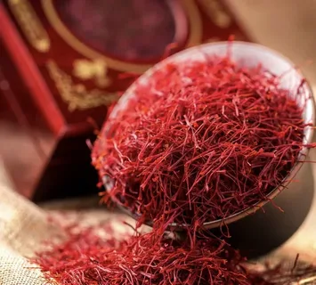 تصویر 1 از زعفران نگین قلم دار در بسته بندی مرتب و تازه